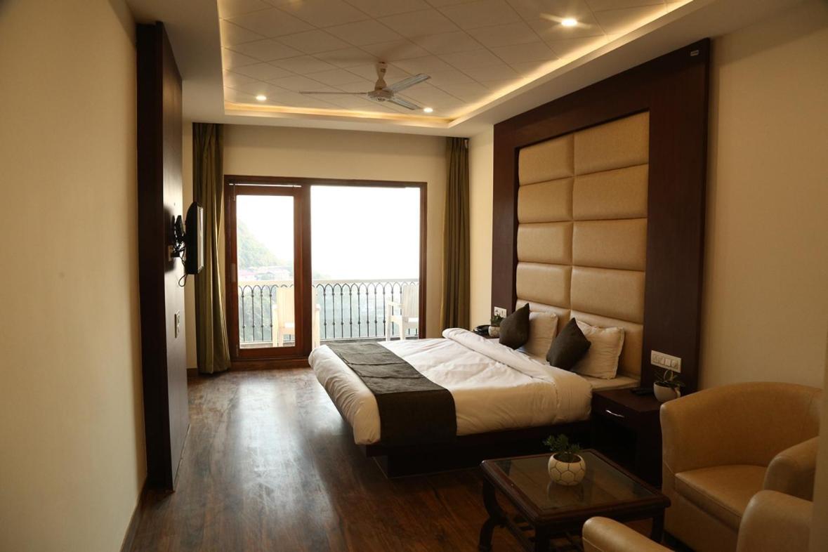 Shining Hills Hotell Mussoorie Exteriör bild
