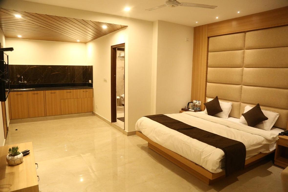 Shining Hills Hotell Mussoorie Exteriör bild