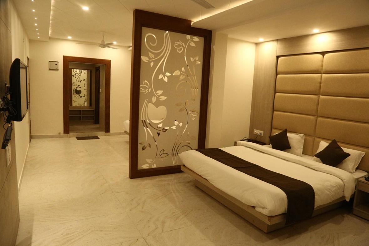 Shining Hills Hotell Mussoorie Exteriör bild